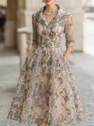 Elegant Midi Dress – Classic Fit